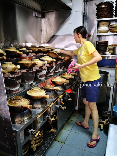 Lian He Ben Ji Claypot Chicken Rice. Chinatown Complex Food. Blue Zone Lian-He-Ben-Ji-Claypot-Chicken-Rice-Chinatown-Complex-Food-Blue-Zone