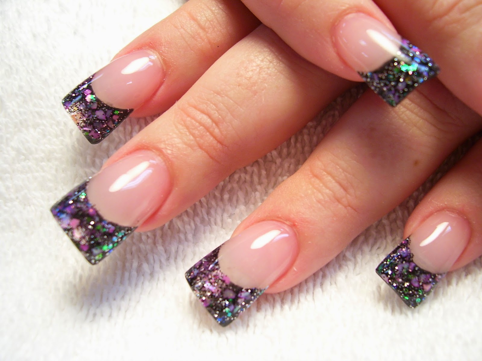 French nails with glitter | Fashion's Feel | Tips and Body Care