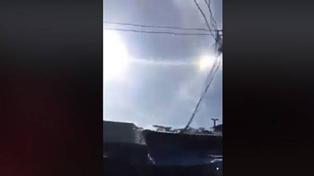 Video: Kemunculan Fenomena 4 Matahari Kembar di Langit Gegerkan Warga Kepulauan Riau Video: Kemunculan Fenomena 4 Matahari Kembar di Langit Gegerkan Warga Kepulauan Riau