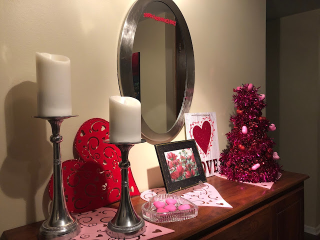Ideas on how to decorate the interior of your home for Valentine's Day.