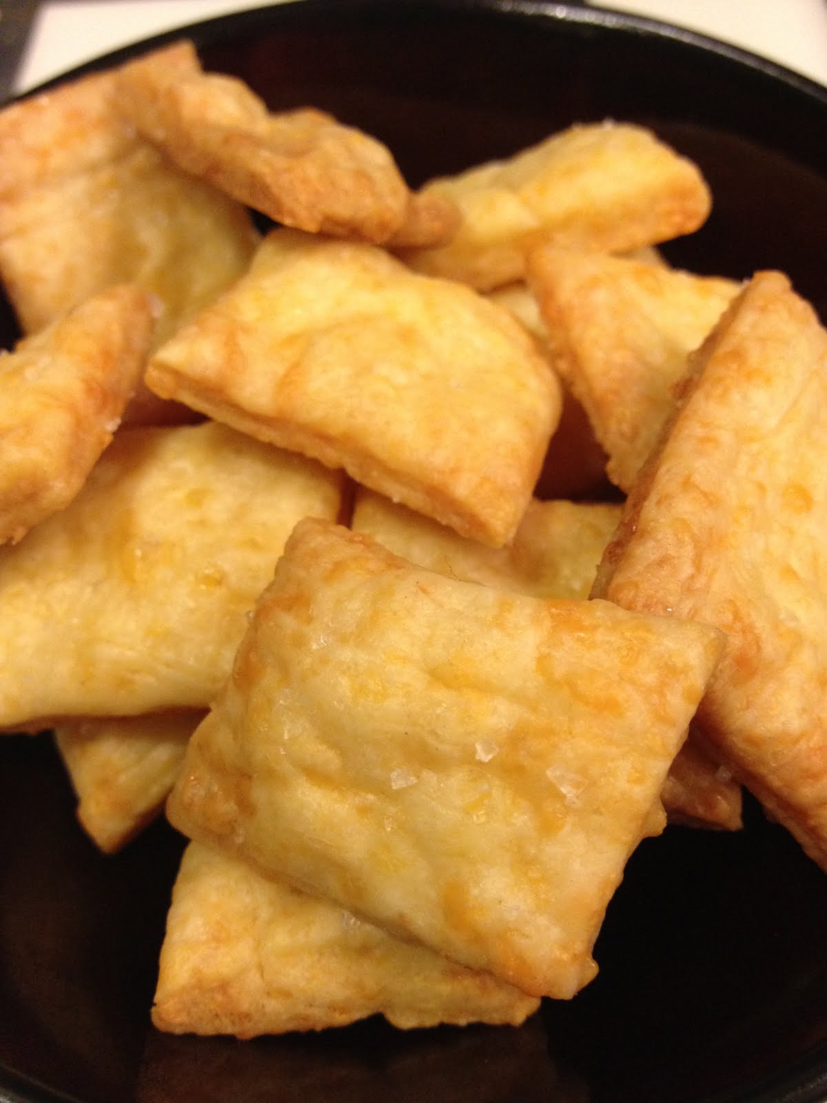 Mothering with Creativity: DIY: Homemade Cheez-Its