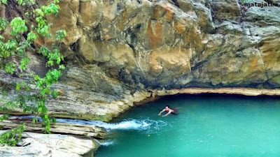 berenang di danau sanghyang heuleut berenang di danau sanghyang heuleut