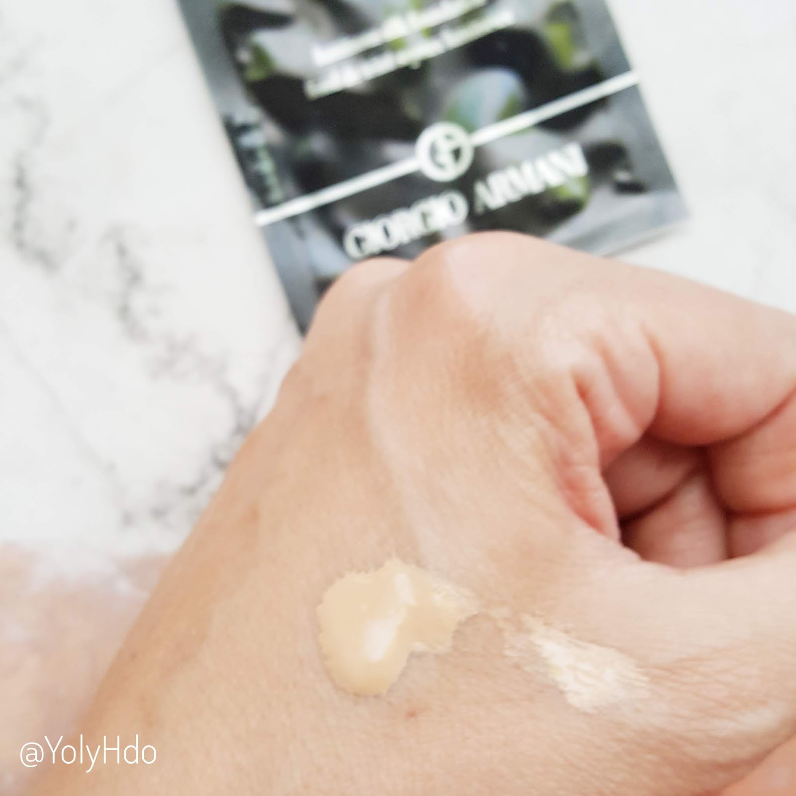 base armani luminous silk