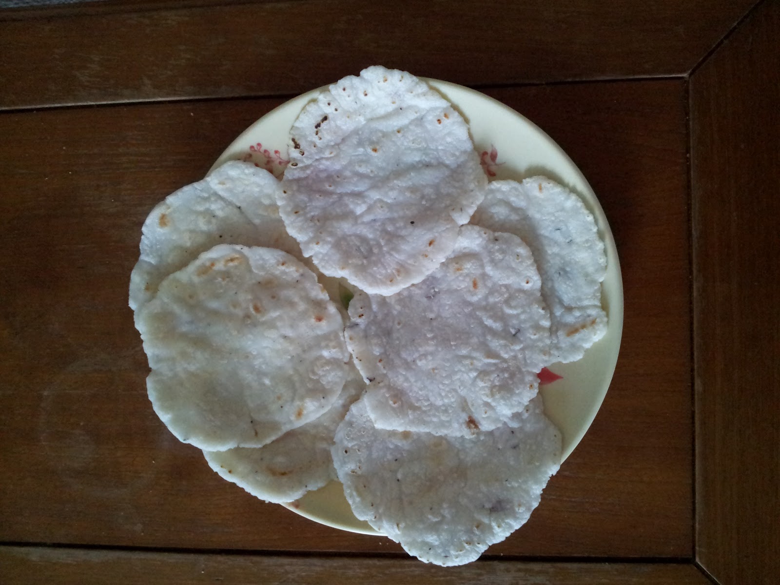 Yuvika's Kitchen: Rice roti, Chokha na Rotla, Rice Bhakri