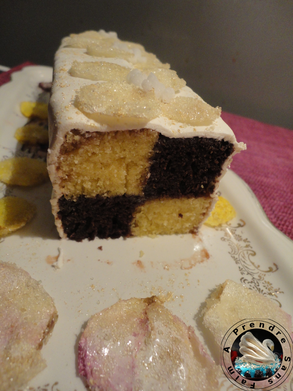 Cake Battenberg vanille, chocolat, framboises