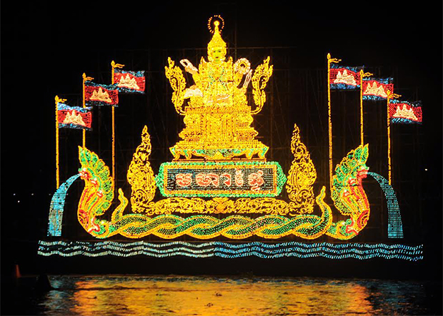 Phnom Penh - Festival des Eaux : Des lumières et des feux sur le Tonlé Sap Phnom Penh - Festival des Eaux : Des lumières et des feux sur le Tonlé Sap