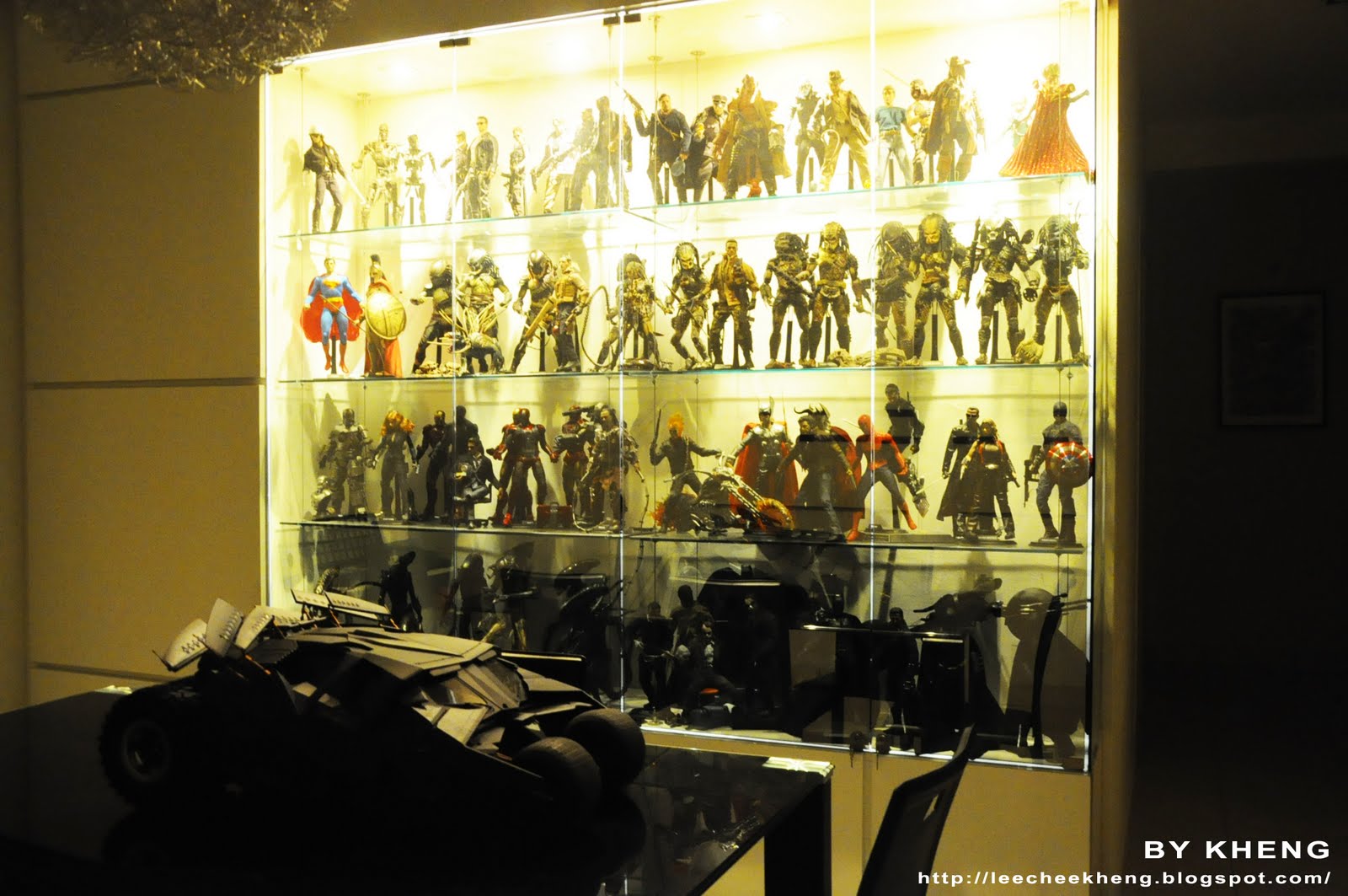 hot toys display shelf