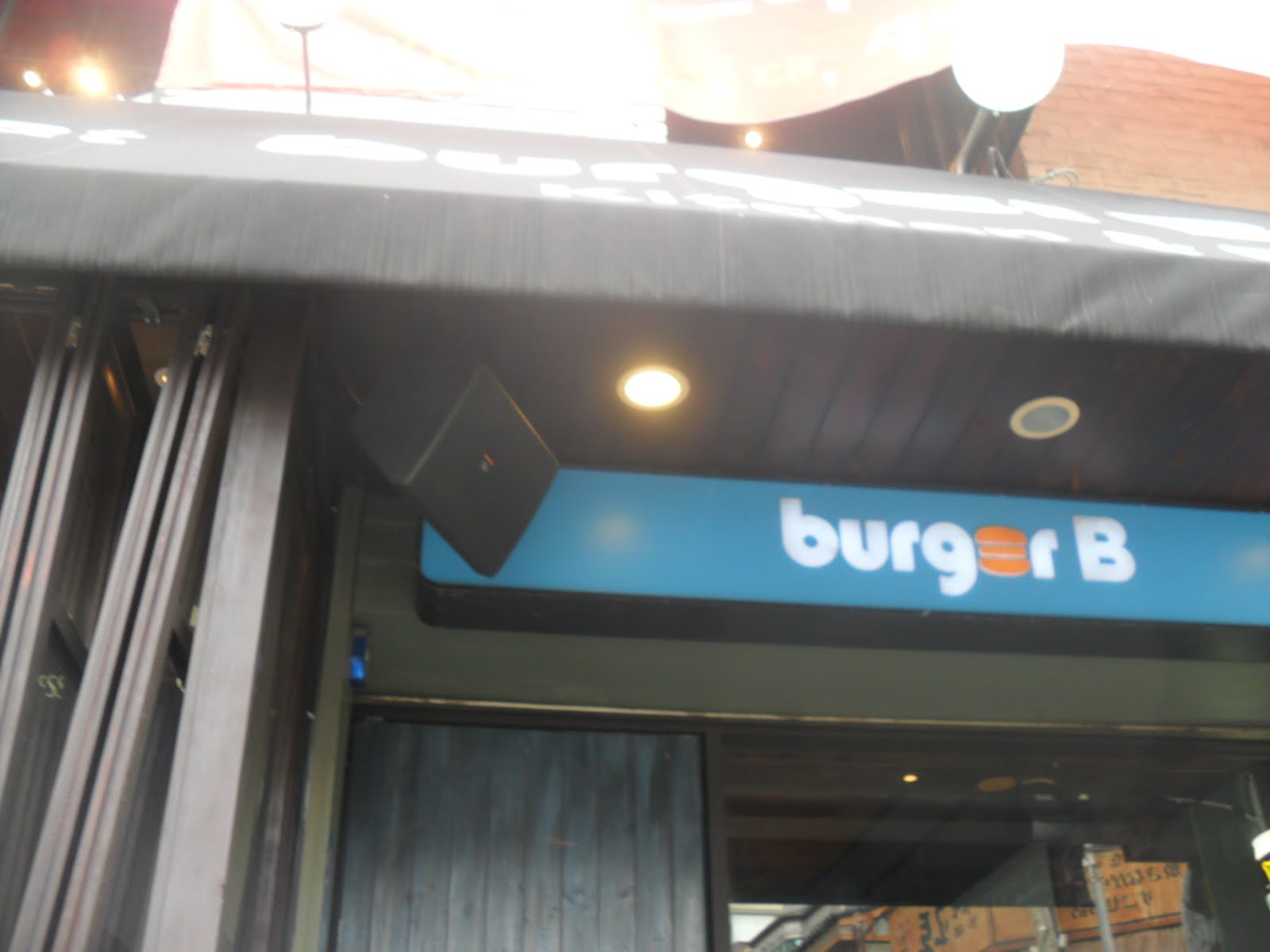 Yeongtong Yummies Burger B Hongdae, Seoul