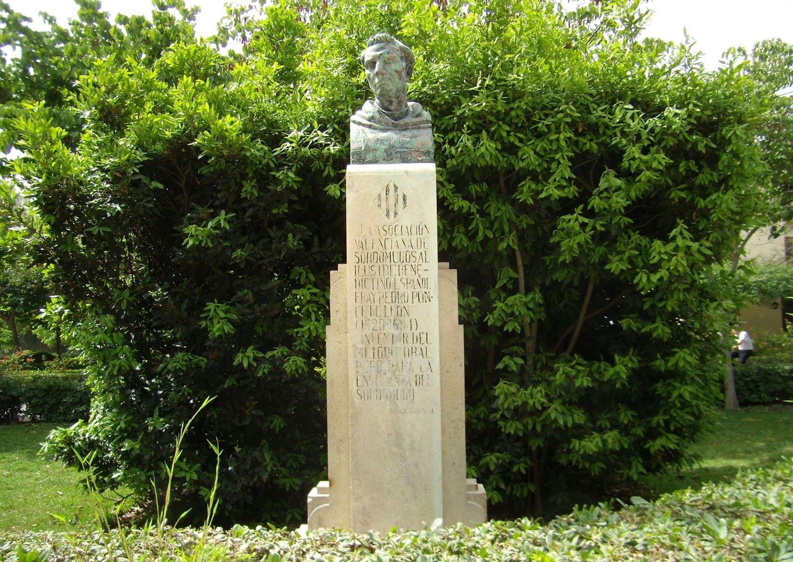 LAPIDAS LAUDATORIAS Y CONMEMORATIVAS EN LA CIUDAD DE VALENCIA A FRAY