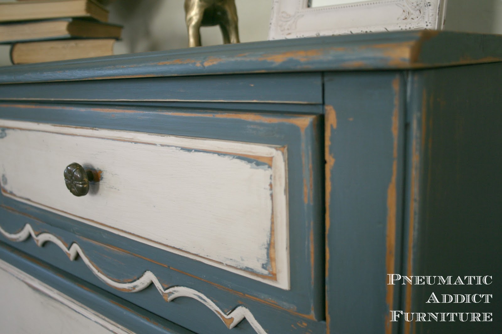 How to make and use a dark paste wax (for over chalk paint)