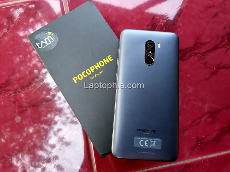 Unboxing & Hands On Pocophone F1
