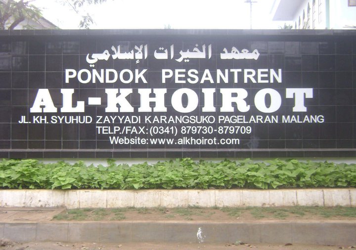 Sejarah Pondok Pesantren Al-Khoirot Malang  Goeboek Kata 