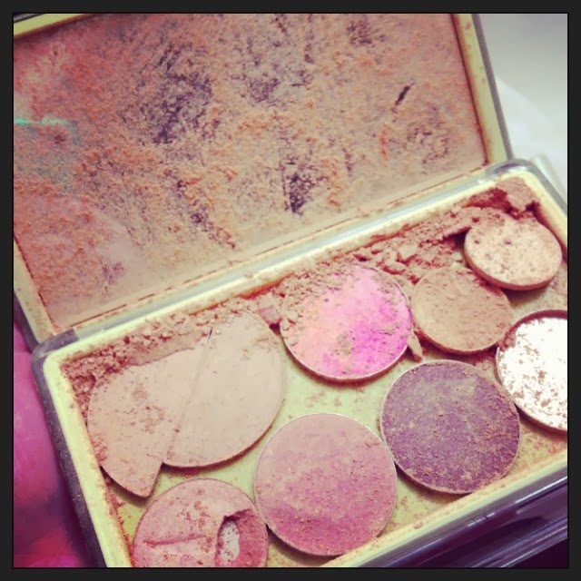 Preventing a Broken Makeup Palette
