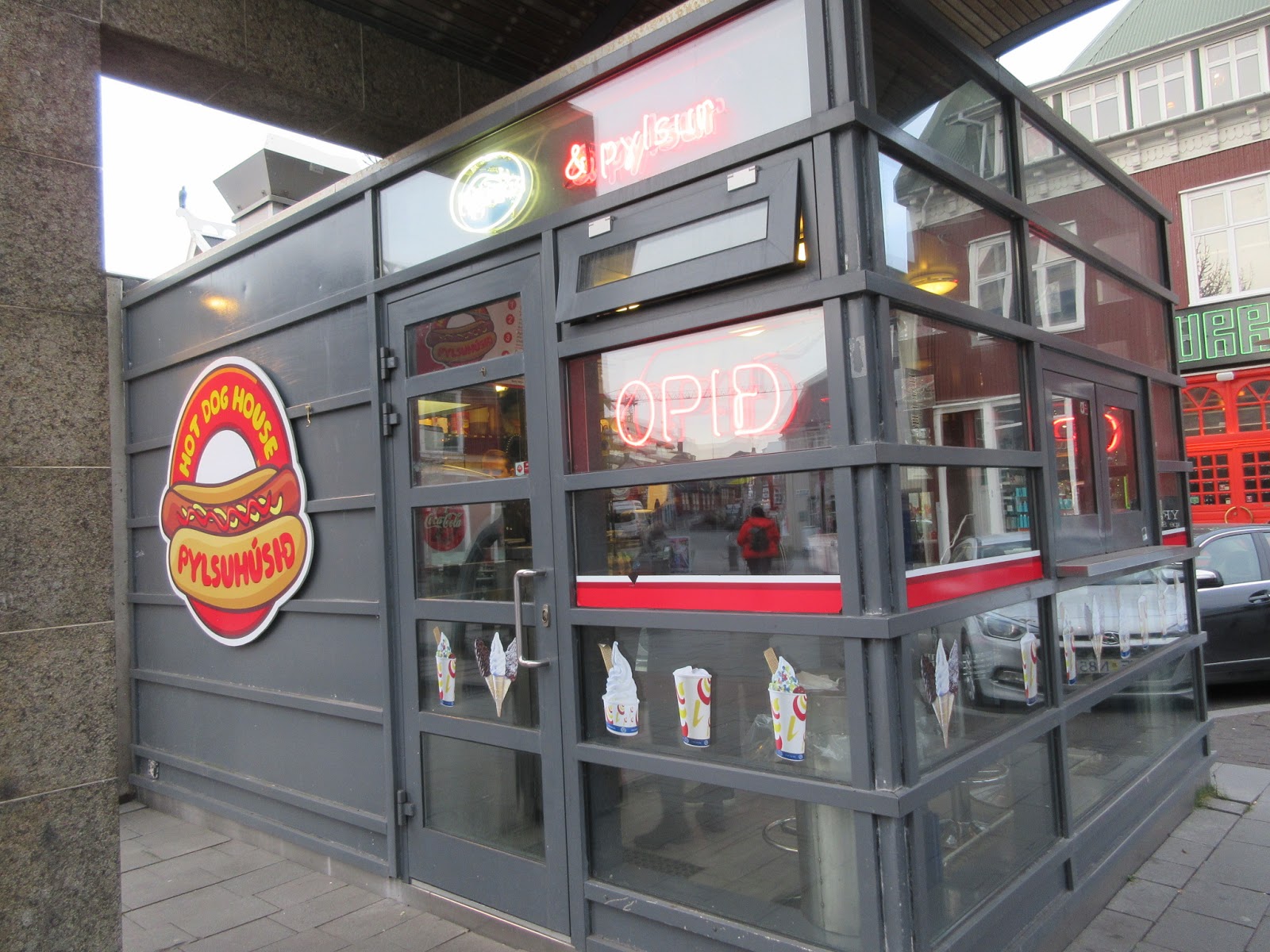 Iceland Pylsuhusid Hot Dog House