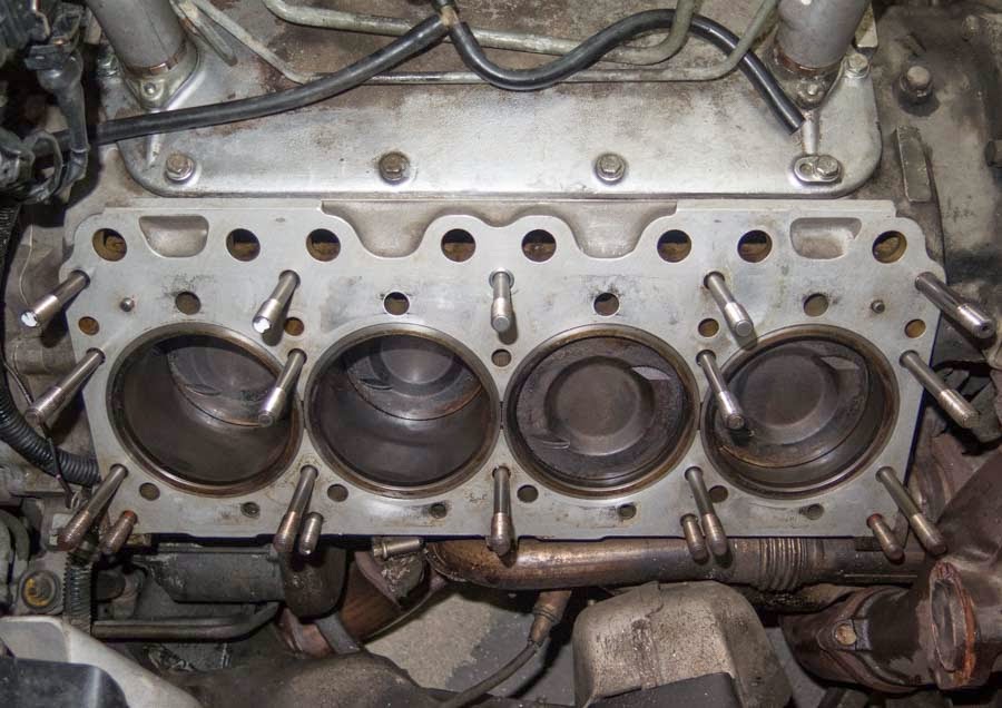 Checking an engine after head gasket failure JE Robison Service