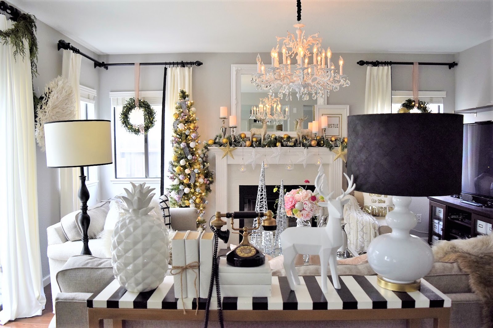 Home and Fabulous HOME FOR THE HOLIDAYS BLOG TOUR HOME & FABULOUS STYLE