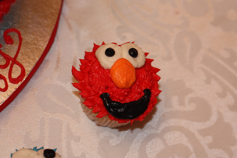 Sweet Celebrations Elmo & Sesame Street Happy Birthday Lydia!