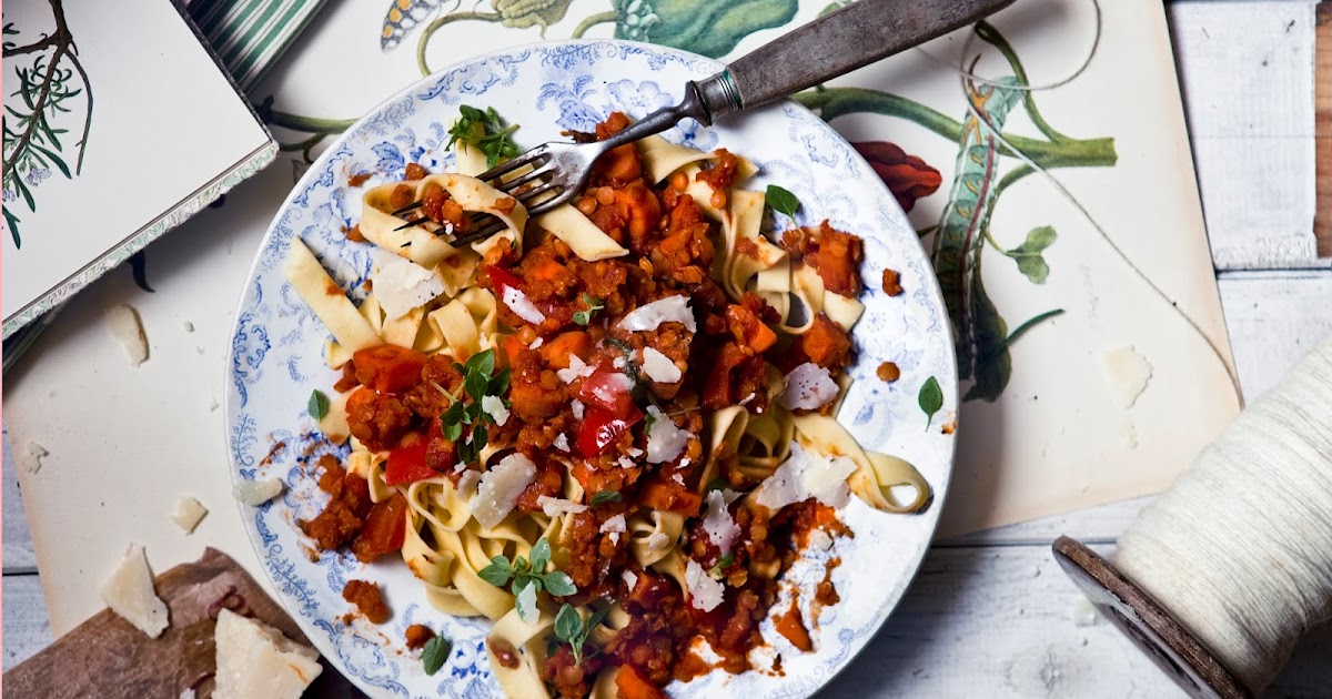 HimbeerRot: PASTA MIT LINSENBOLOGNESE