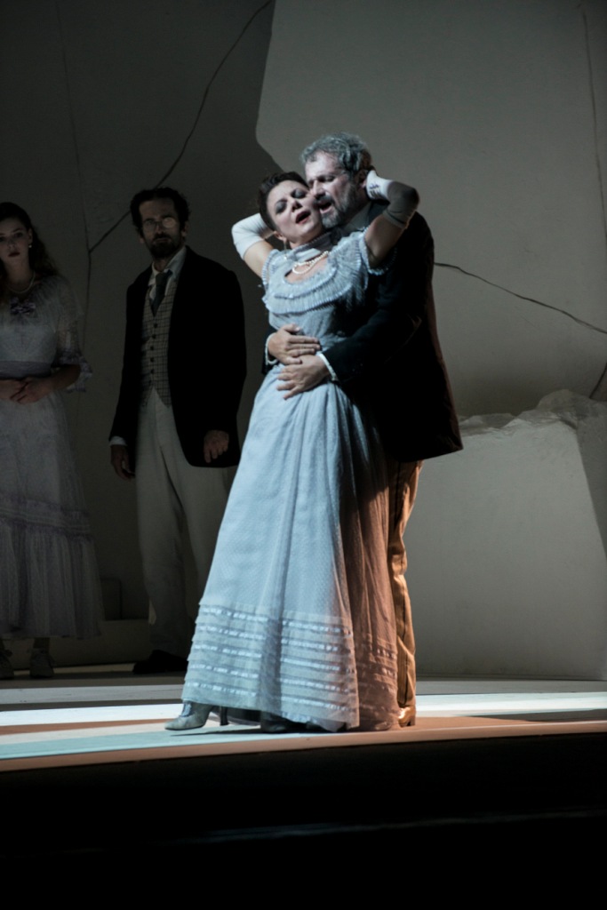 IL GIARDINO DEI CILIEGI di Anton Cechov dal 3 al 15 novembre al Teatro Quirino (Roma) IL GIARDINO DEI CILIEGI di Anton Cechov dal 3 al 15 novembre al Teatro Quirino (Roma)