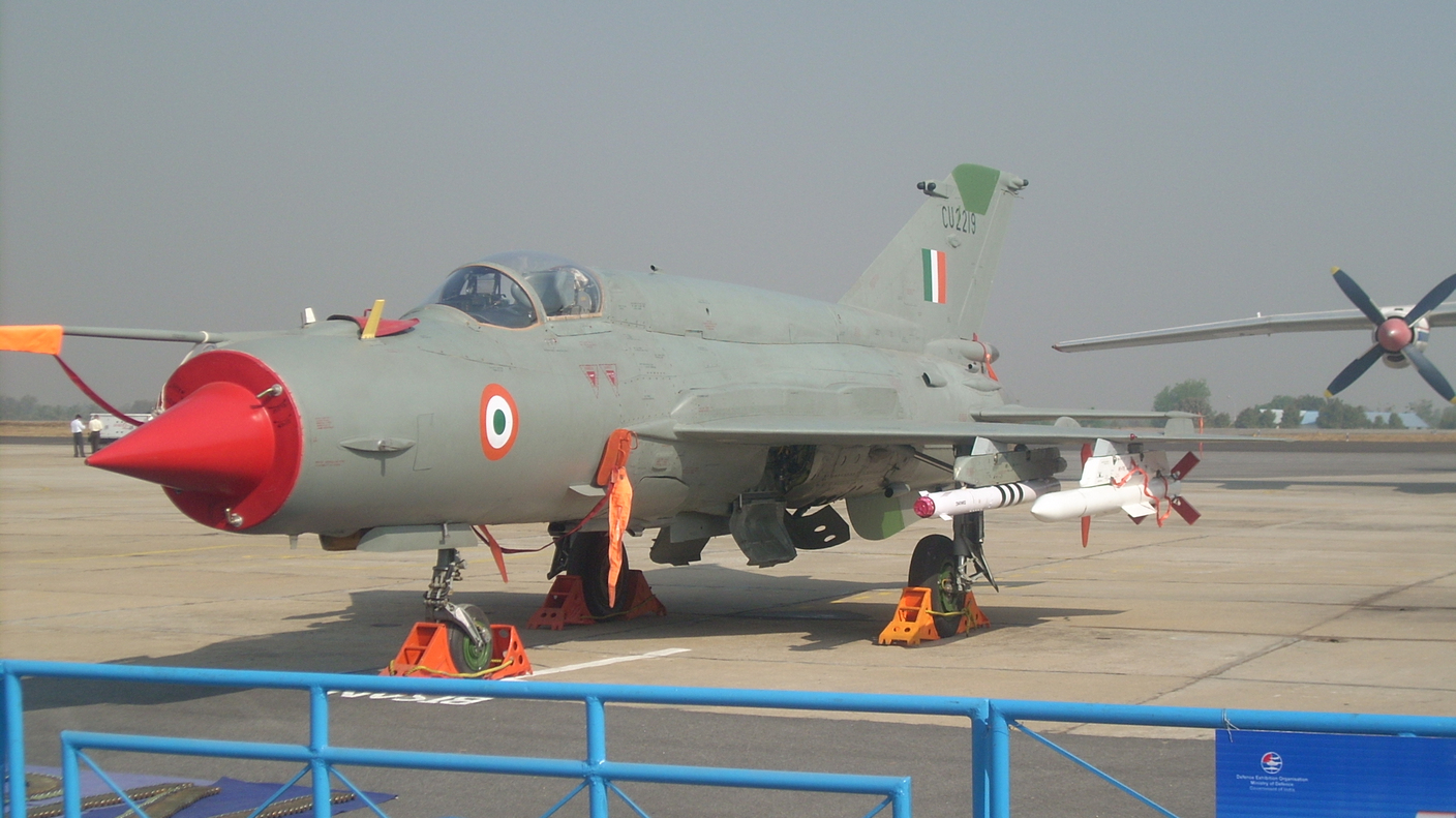 https://4.bp.blogspot.com/-9IbPvI_1EoA/V47JafA-LwI/AAAAAAAADbI/GULW-8Cc0Ao8q4ELDFKvOL9r4fS38bVDACLcB/s1600/mig-21_bison_IAF.jpg