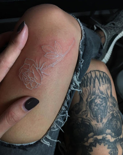 Esta tinta branca, rosa