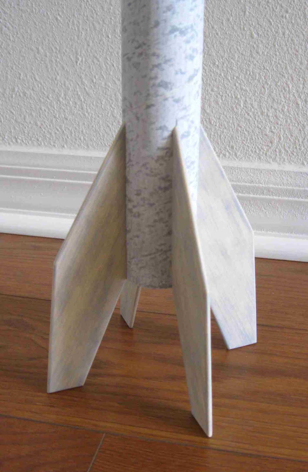 Model Rocket Building Ranger Clone Build Part 12 TIP Gluing Four Fins