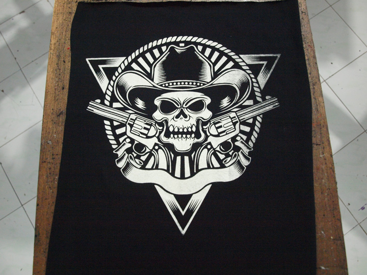 kelebihan dan kekurangan sablon discharge