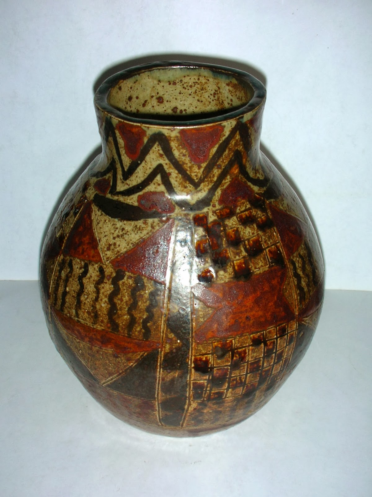 SKYSCRAPER CAPE TOWN 20th Century Classics South African Pottery