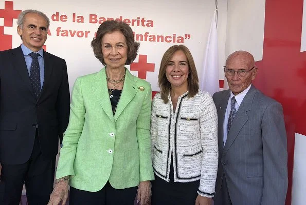 Queen Sofia's fundraising event bears the slogan of 'Di sí a la infancia' and aims to satisfy vital needs of children when they are defenseless