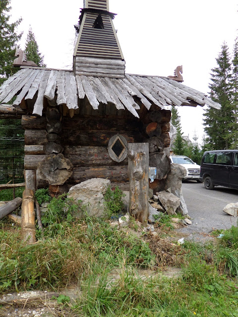 Домик у бывшей Китовой пристани в национальном парке Зюраткуль