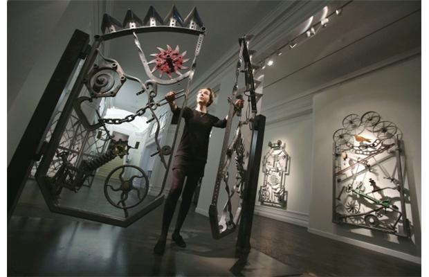 A Rustic Garden: Steel Artist in Focus : Bob Dylan Welded Gates