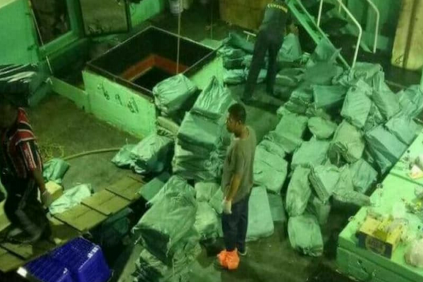 Mengapa Kapal Ikan Asing yang Bawa Narkoba Gampang Masuk ke Indonesia? Mengapa Kapal Ikan Asing yang Bawa Narkoba Gampang Masuk ke Indonesia?