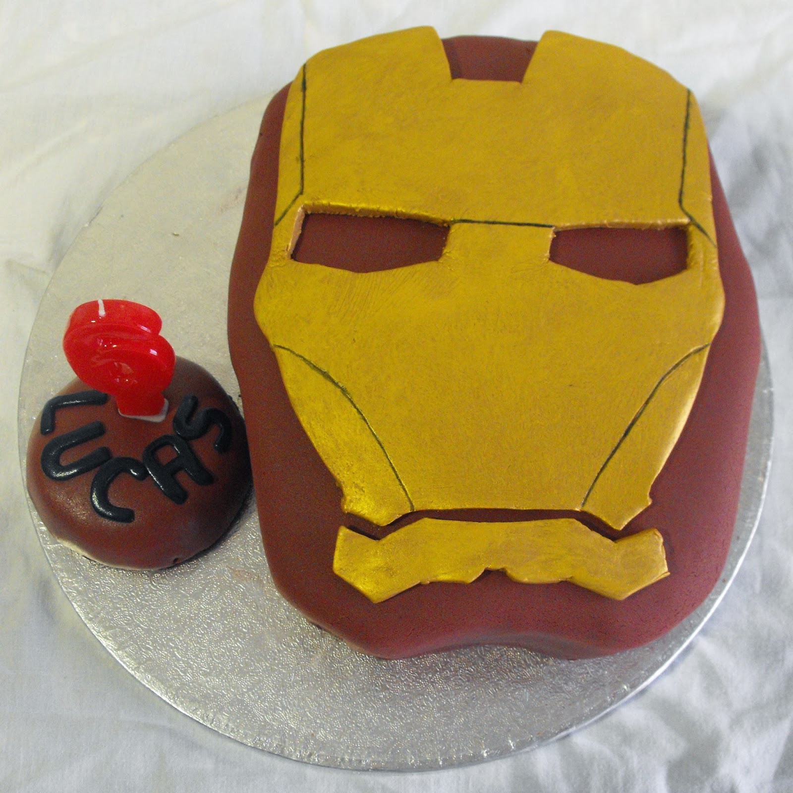 Cocer y cantar Tarta Iron Man