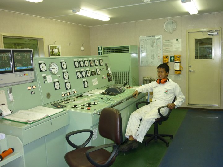 MJ The Traveller Engine Room Engine Watchkeeping