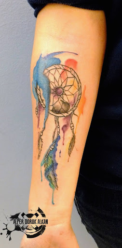 Dreamcatcher esboco encharcado em aquarelas