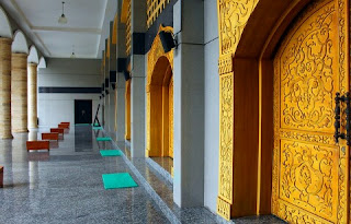 Adab Masuk Masjid Dalam Islam