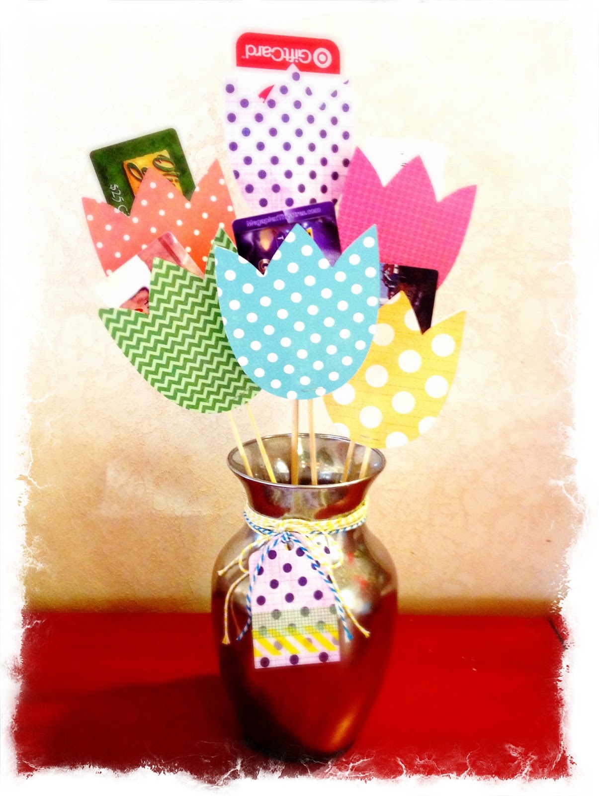 larcie bird gift card bouquet