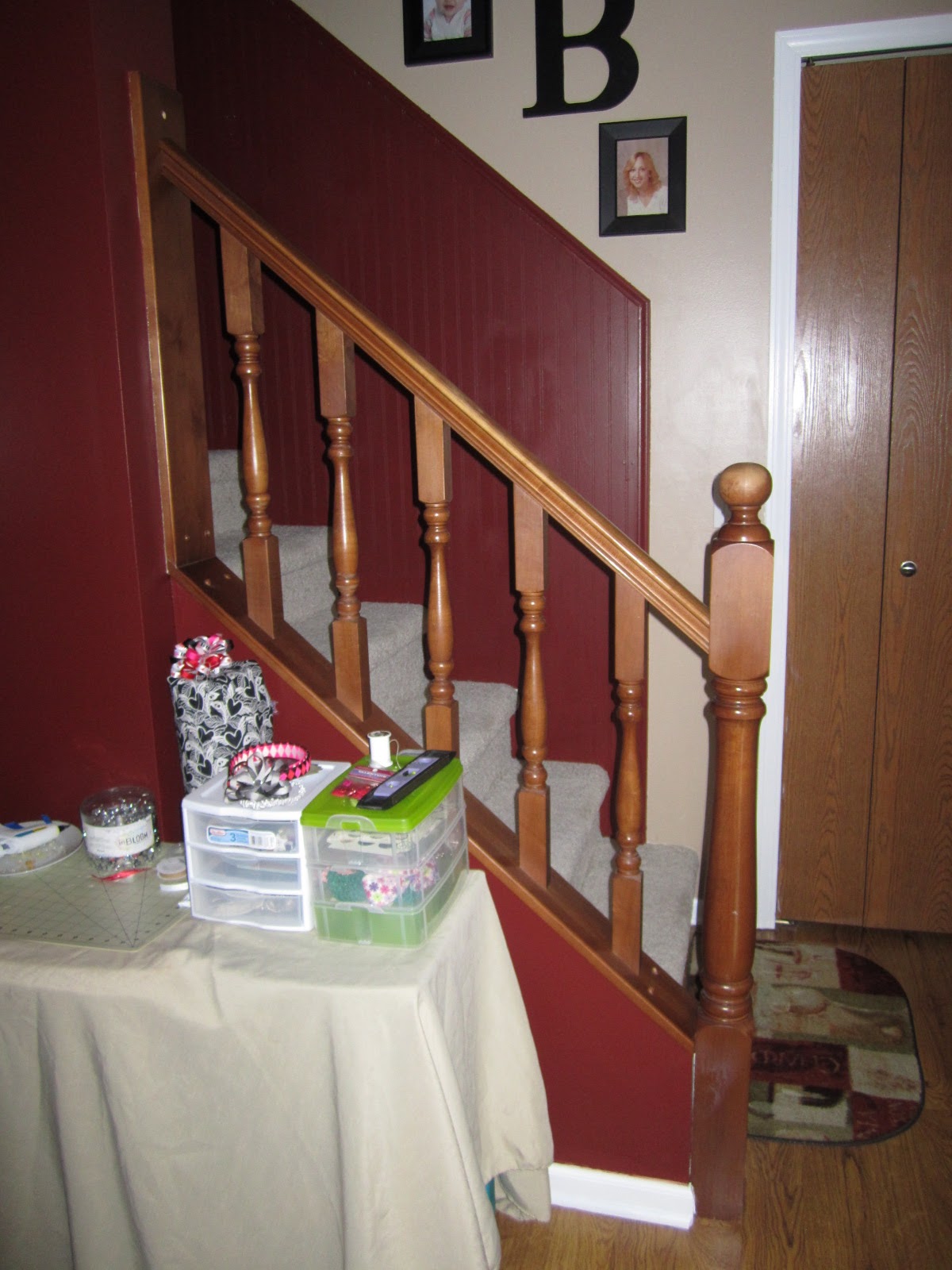 The DIY Momma! How to paint a staircase banister without sanding
