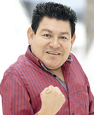 Dilbert Aguilar Foto de Dilbert Aguilar mostrando su puño