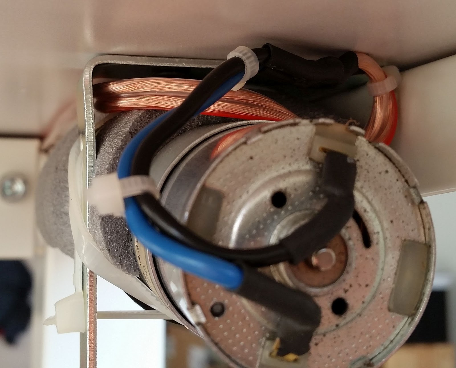 Ikea SKARSTA sit/standing desk hack