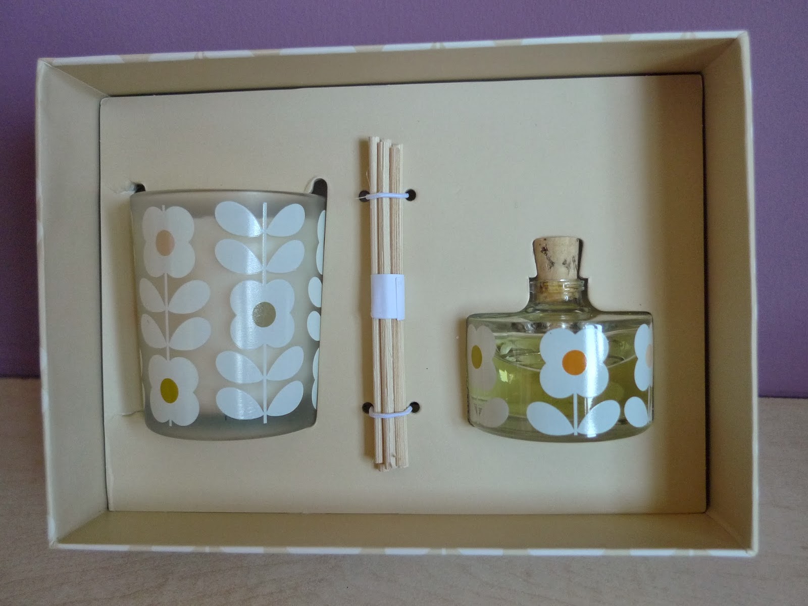 I am a weapon of massive consumption Xmas Ideas / Orla Kiely Mini