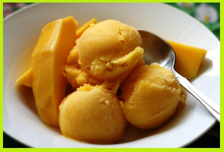 आम की आइसक्रीम बनाने की विधि - Home Made Mango Ice Cream Recipe
