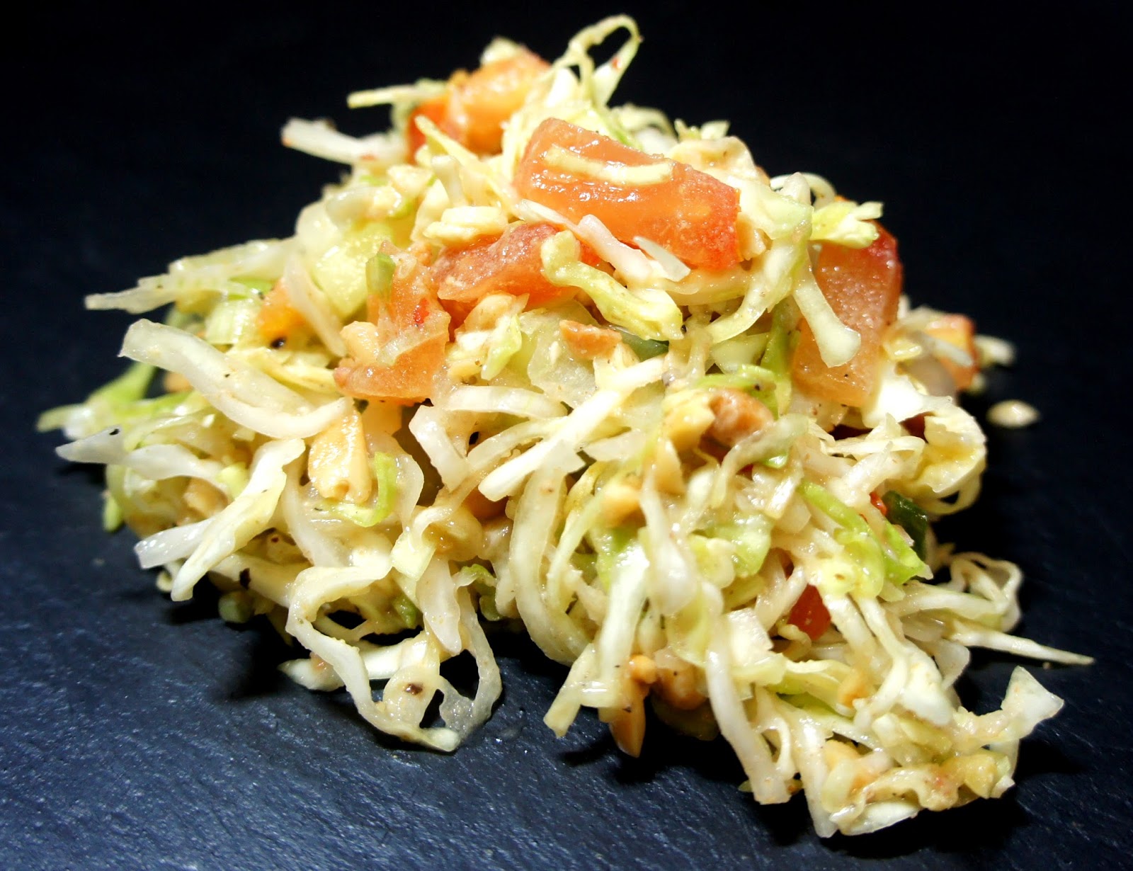 Kochglueck: Spitzkohl-Erdnuss-Salat