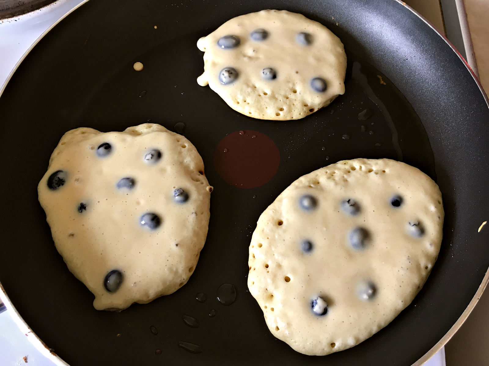 Fluffy Vegan Blueberry Pancakes