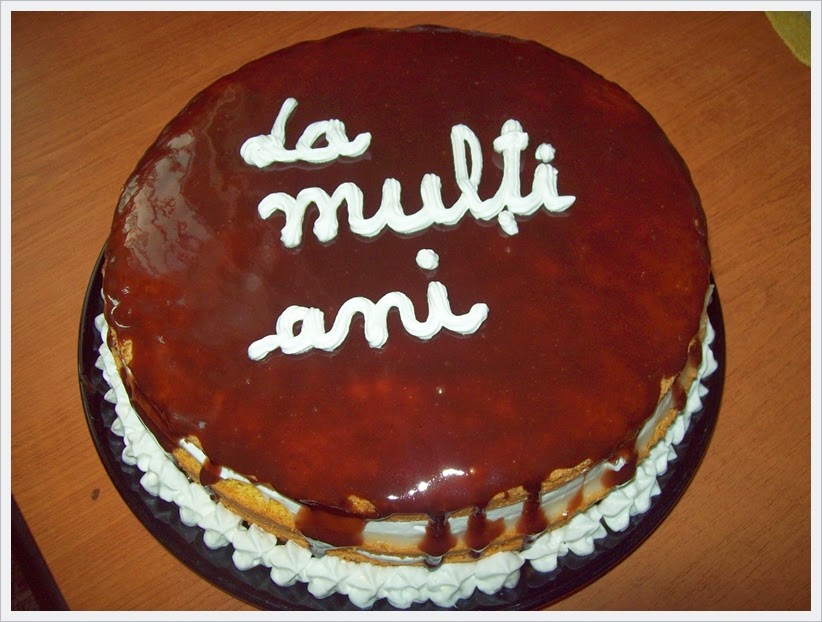 Tort cu crema de vanilie si frisca