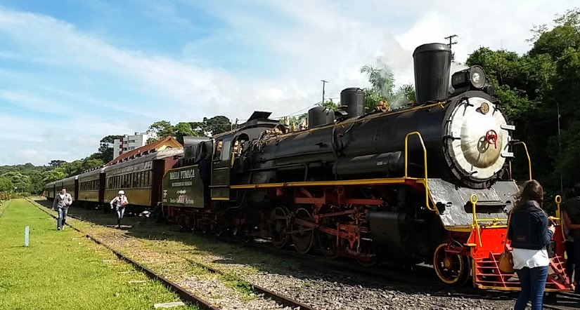 Parada em Garibaldi - Passeio de Maria Fumaça no Rio Grande do Sul - Vale dos Vinhedos Parada em Garibaldi - Passeio de Maria Fumaça no Rio Grande do Sul - Vale dos Vinhedos