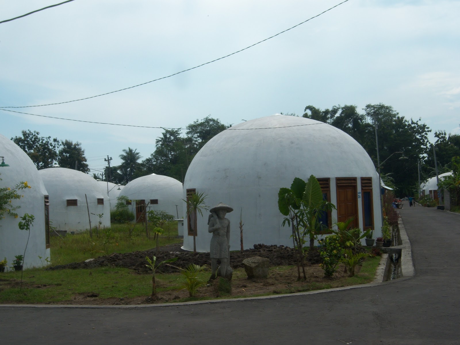 Xpload Design Studio Desain Rumah Dome Bulat Oleh Cal Earth