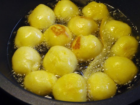 Buñuelos fritos en aceite de oliva