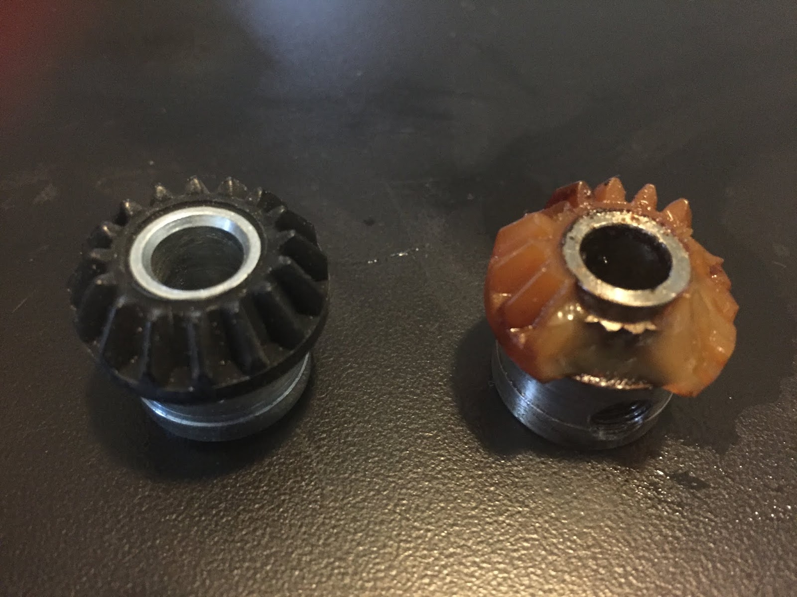 Reclaimed Stitches: Singer Stylist 457 - replaced the gear and ready to