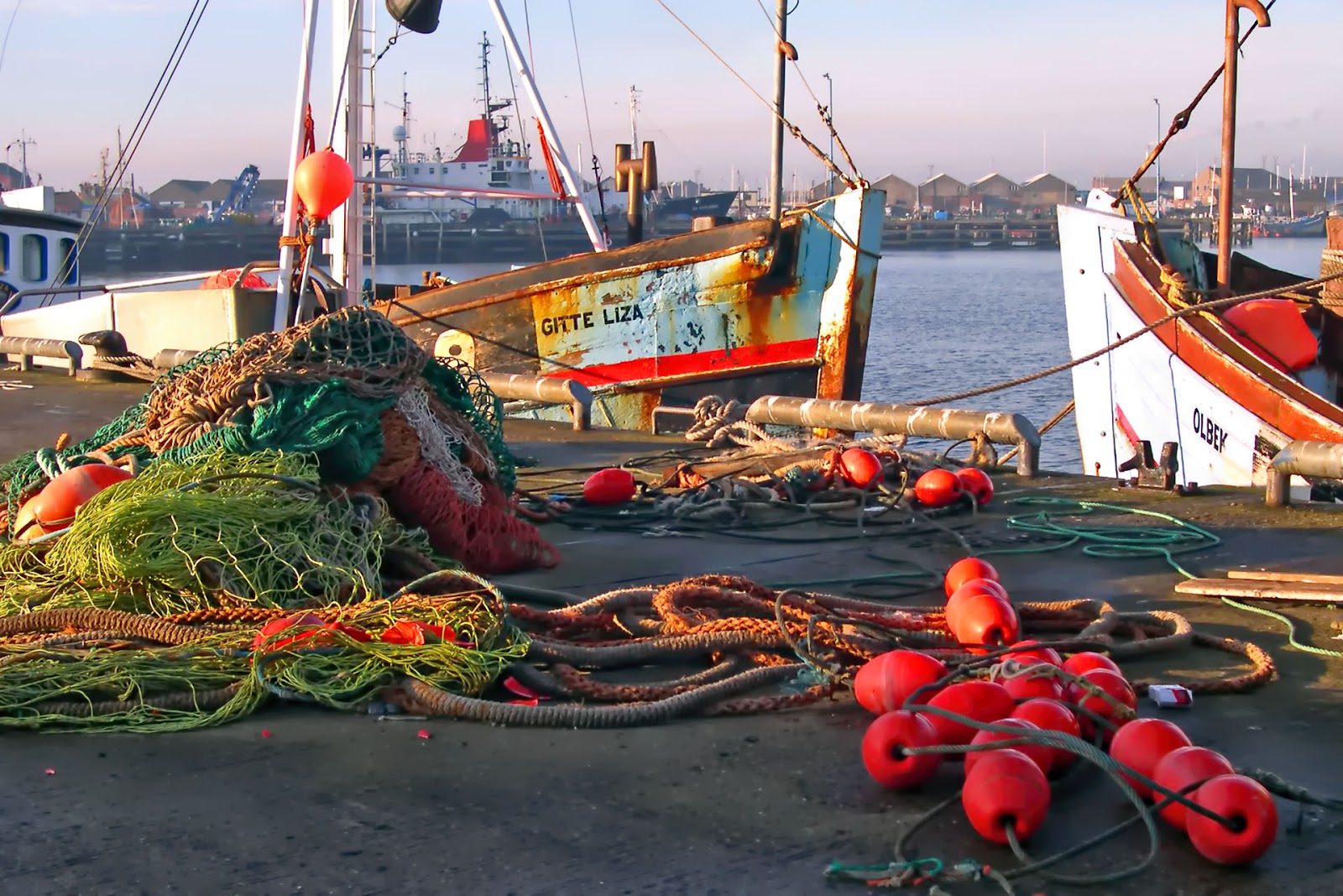 Lincolnshire Cam Images from Grimsby Fishdock.